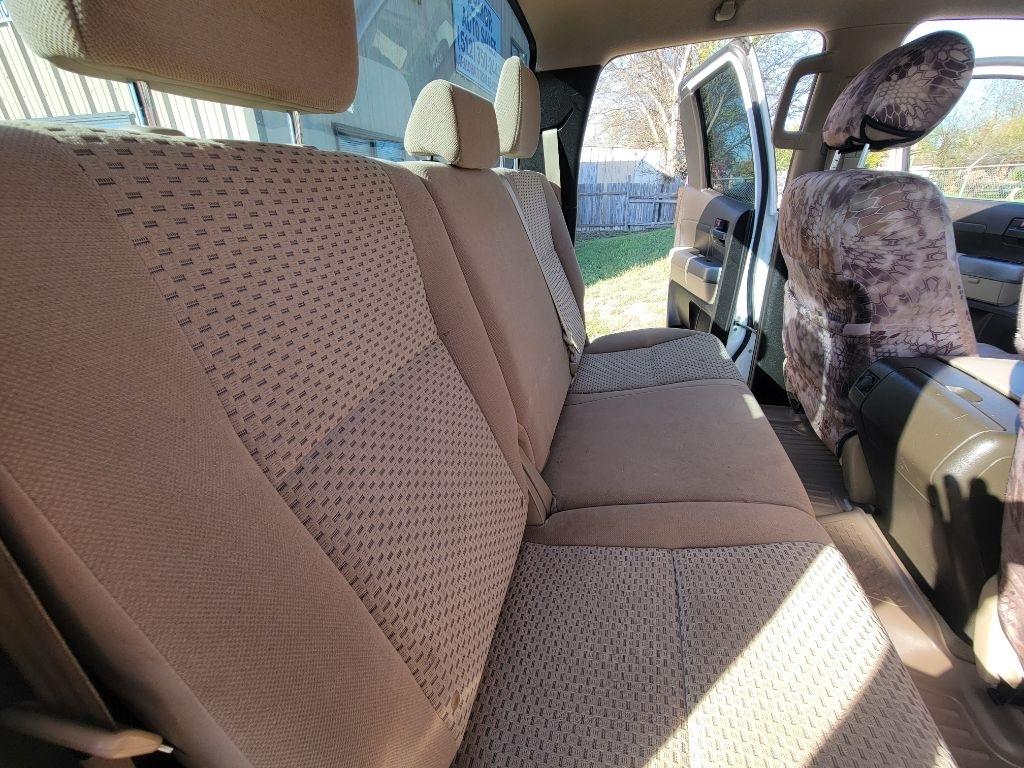 Toyota Tundra 4WD Truck Dbl 4.6L V8 6-Spd AT (Natl) 2010