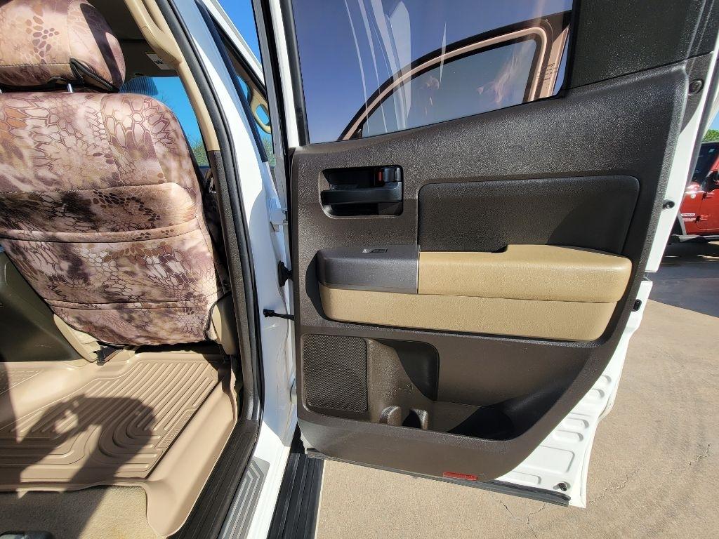 Toyota Tundra 4WD Truck Dbl 4.6L V8 6-Spd AT (Natl) 2010