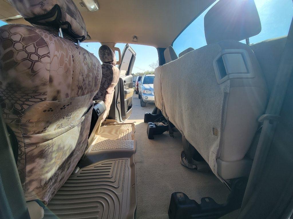 Toyota Tundra 4WD Truck Dbl 4.6L V8 6-Spd AT (Natl) 2010