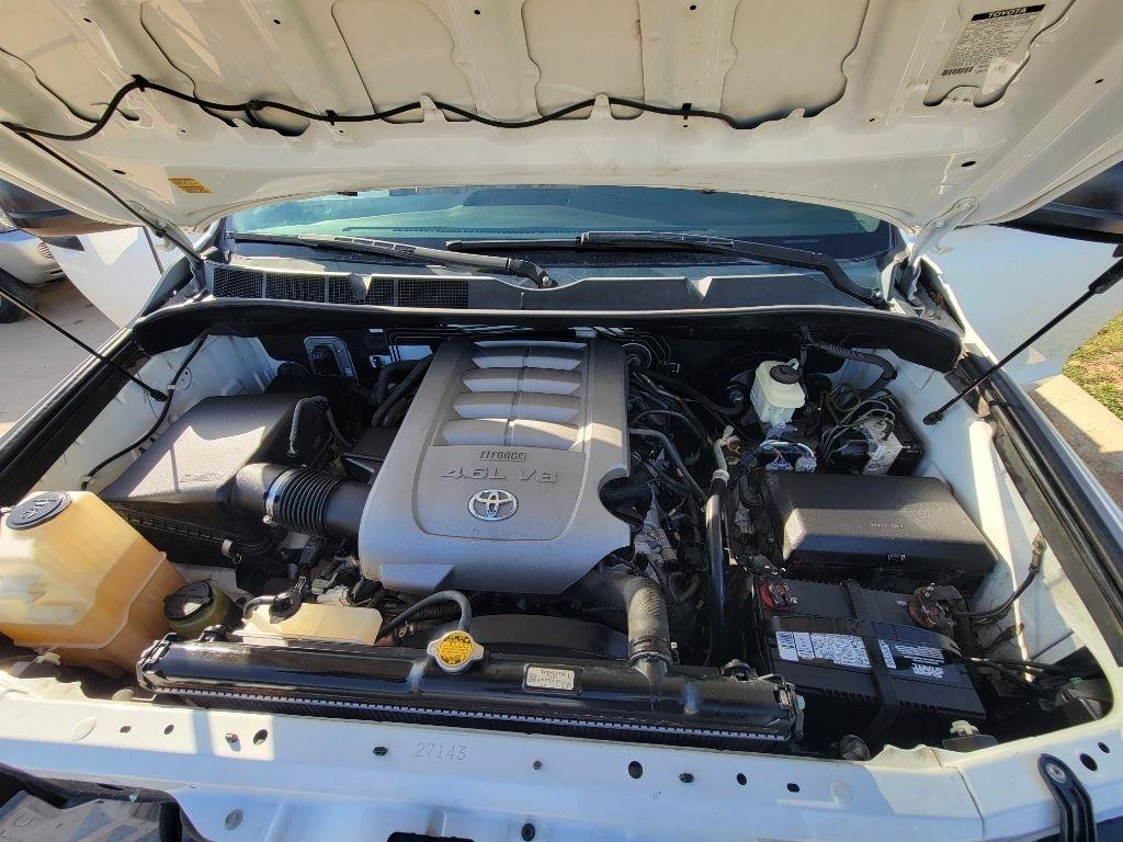 Toyota Tundra 4WD Truck Dbl 4.6L V8 6-Spd AT (Natl) 2010