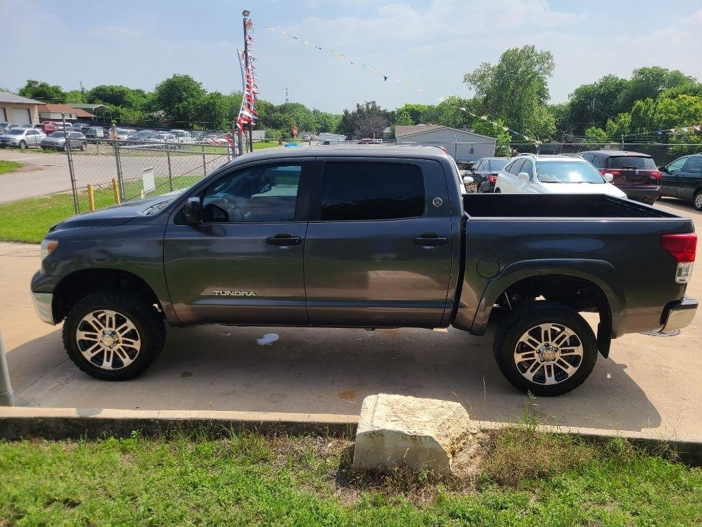 Toyota Tundra 2WD Truck CrewMax 4.6L V8 6-Spd AT (Natl) 2013