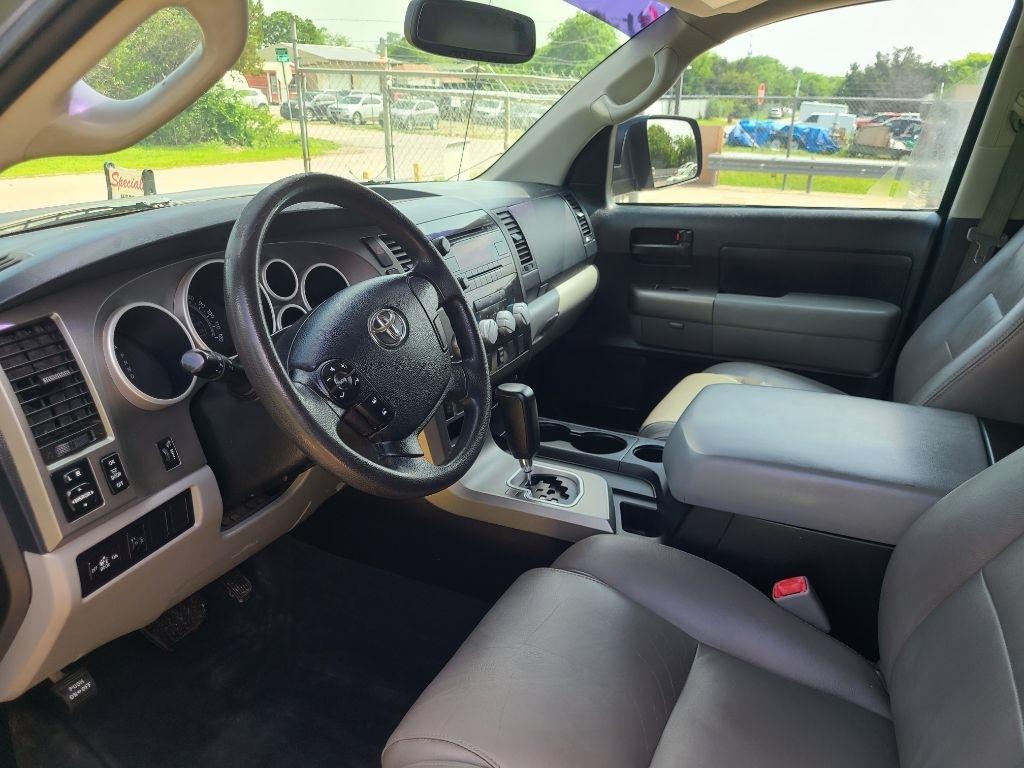 Toyota Tundra 2WD Truck CrewMax 4.6L V8 6-Spd AT (Natl) 2013