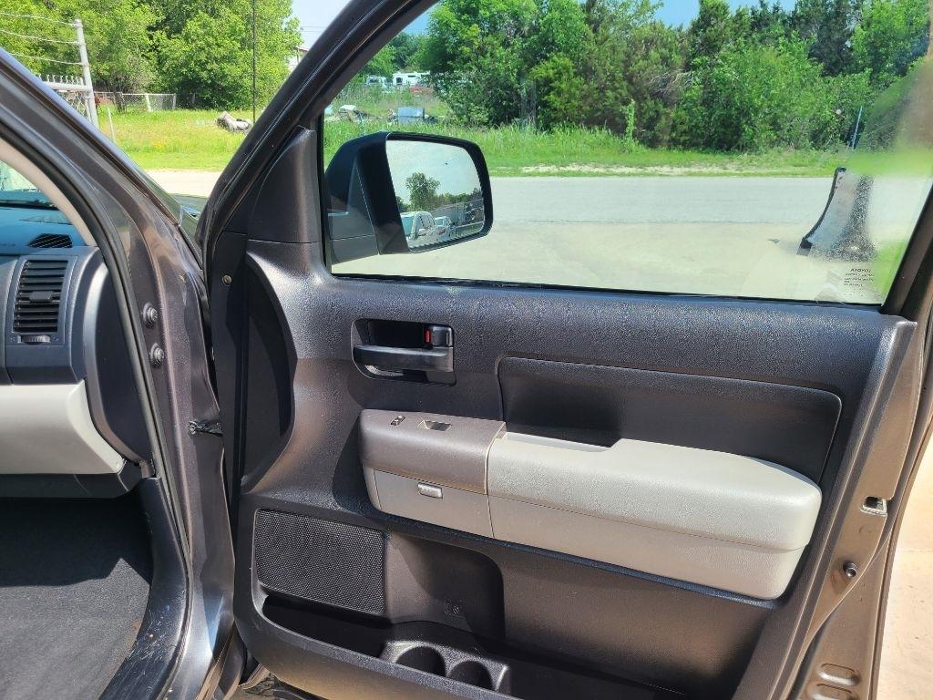 Toyota Tundra 2WD Truck CrewMax 4.6L V8 6-Spd AT (Natl) 2013