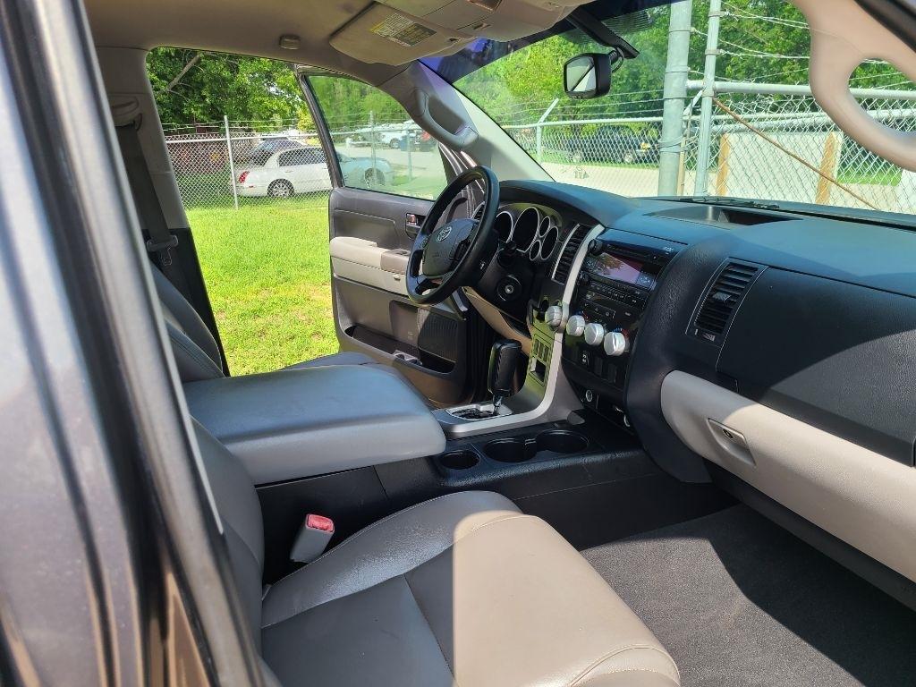 Toyota Tundra 2WD Truck CrewMax 4.6L V8 6-Spd AT (Natl) 2013