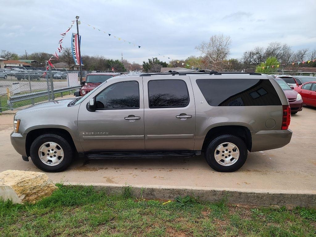 Chevrolet Suburban 2WD 4dr 1500 LT w/2LT 2008