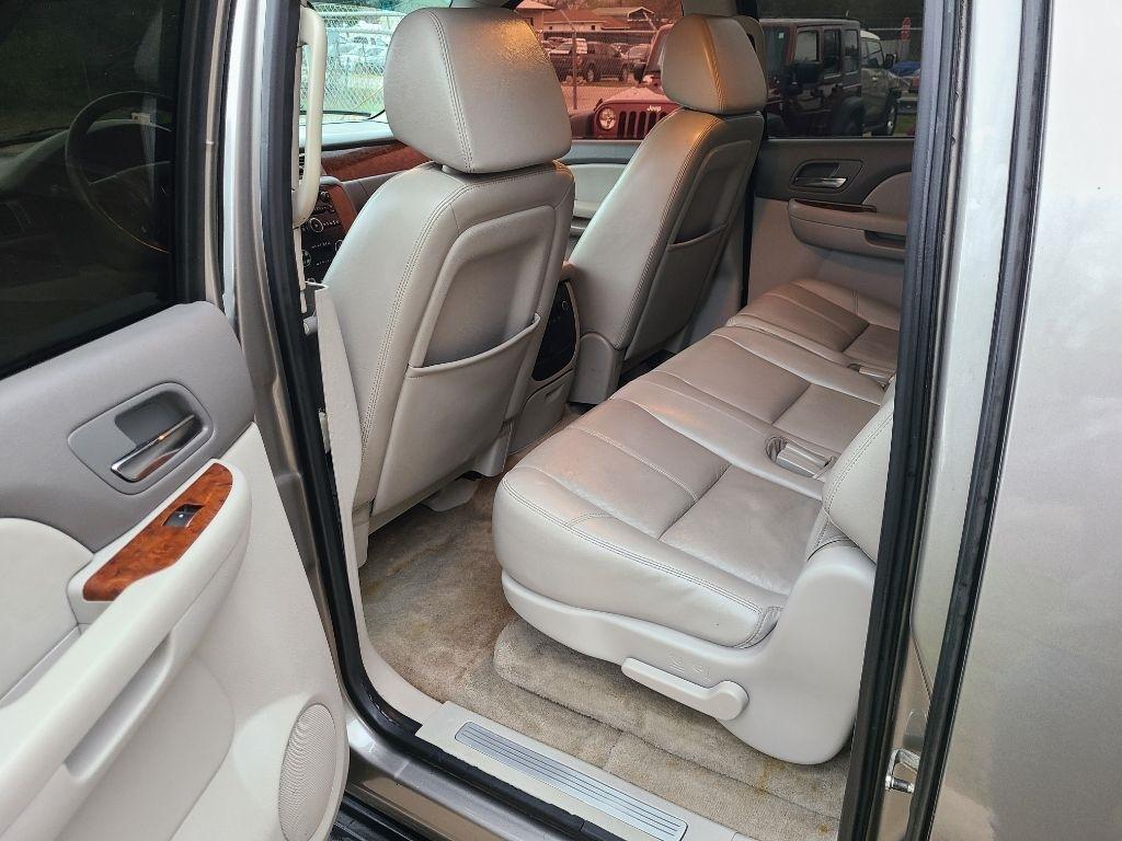 Chevrolet Suburban 2WD 4dr 1500 LT w/2LT 2008