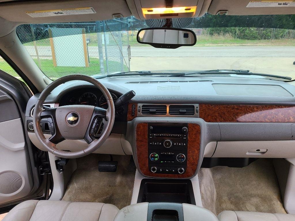 Chevrolet Suburban 2WD 4dr 1500 LT w/2LT 2008