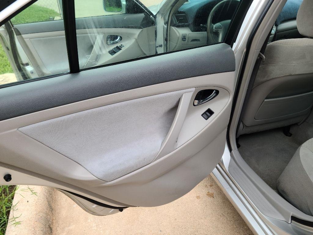 Toyota Camry 4dr Sdn I4 Man LE (Natl) 2008