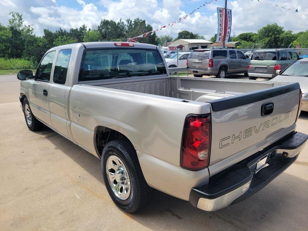 Chevrolet Silverado 1500 Ext Cab 143.5" WB 2WD LS 2006