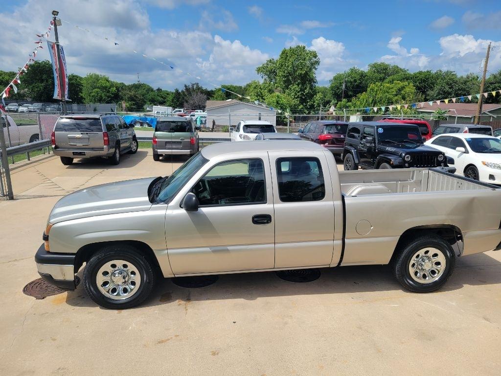 Chevrolet Silverado 1500 Ext Cab 143.5" WB 2WD LS 2006