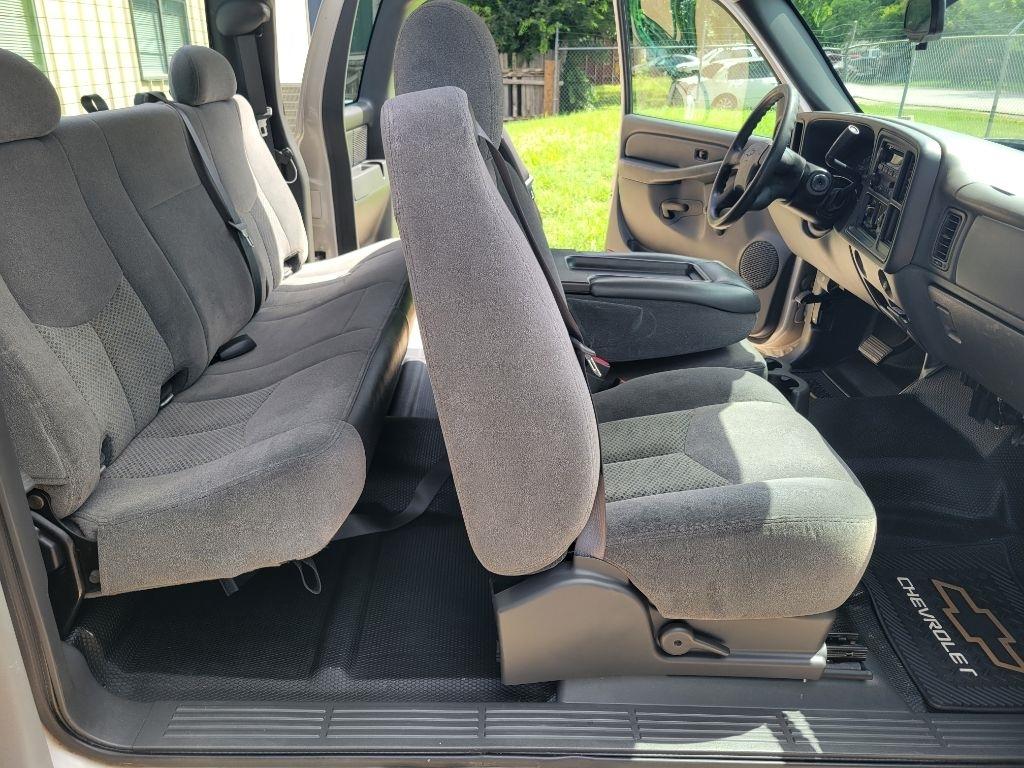 Chevrolet Silverado 1500 Ext Cab 143.5" WB 2WD LS 2006