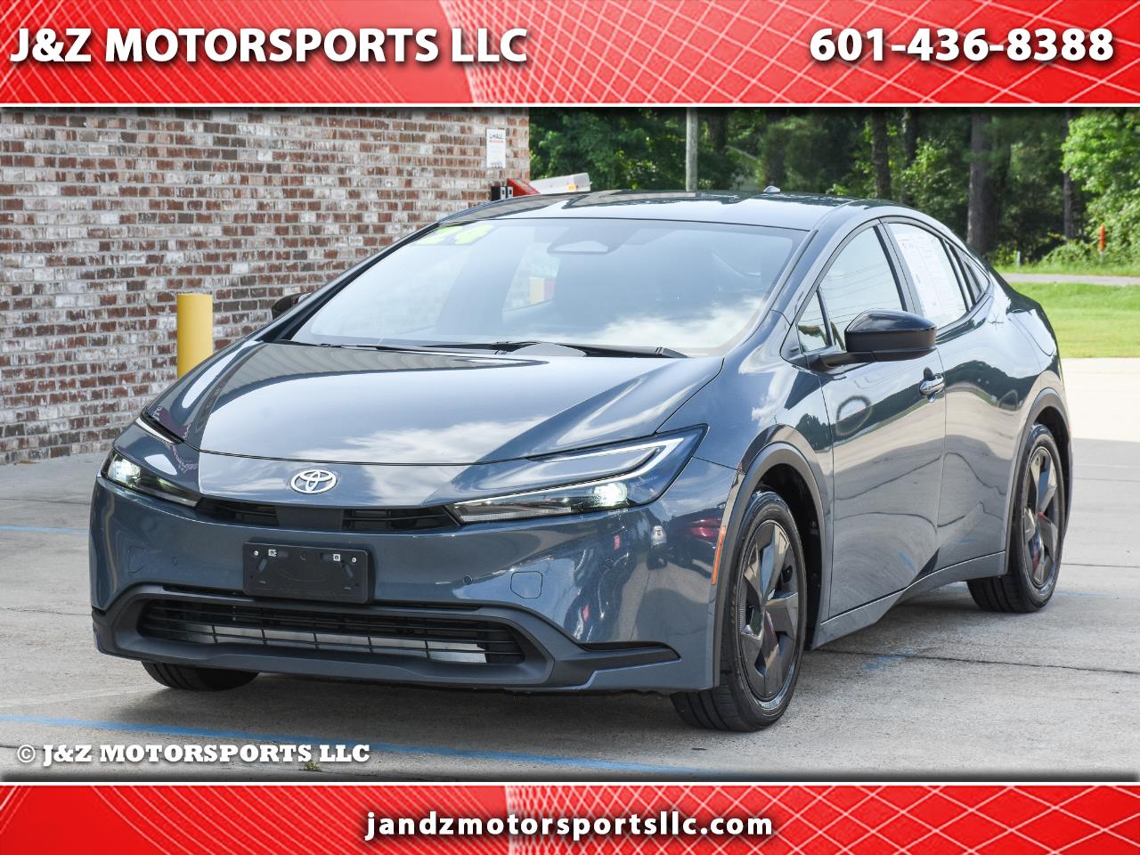 2024 Toyota Prius LE's photo