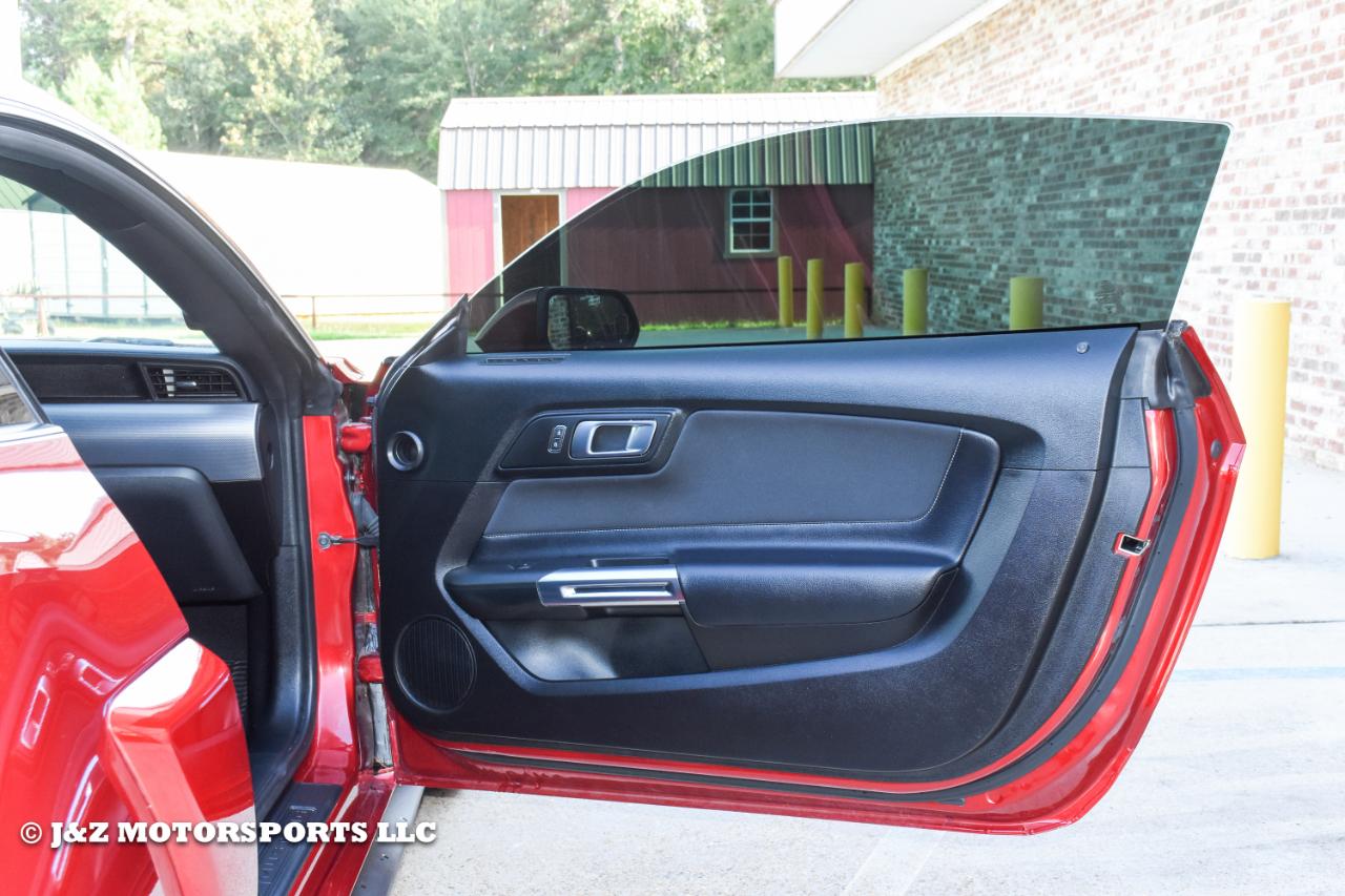 2022 Ford Mustang GT - Photo 14