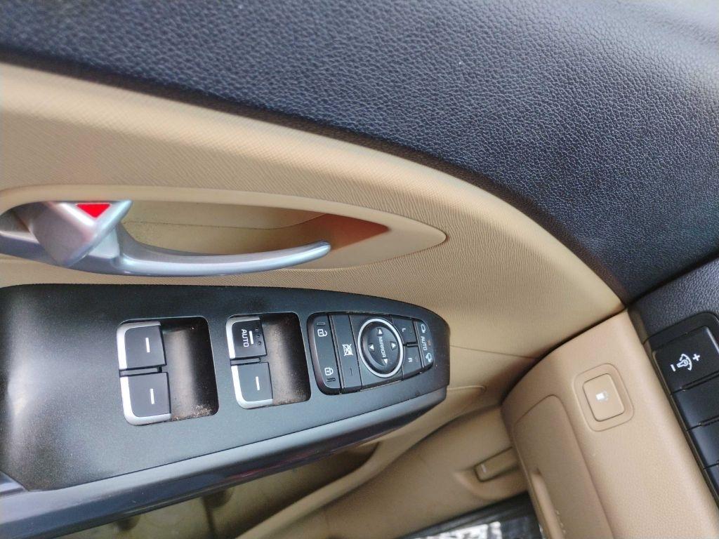 Kia Sedona LX 2015