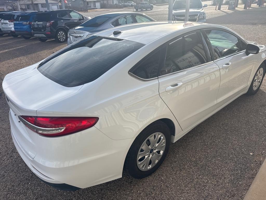 Ford Fusion S 2019