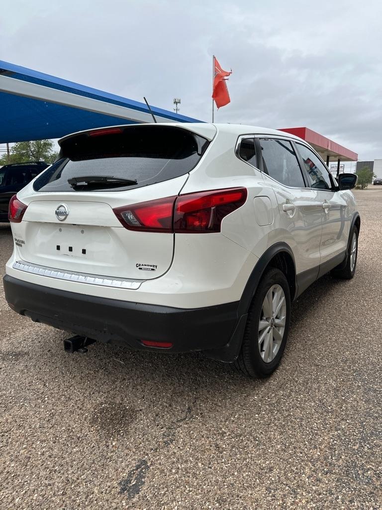 Nissan Rogue Sport S 2019