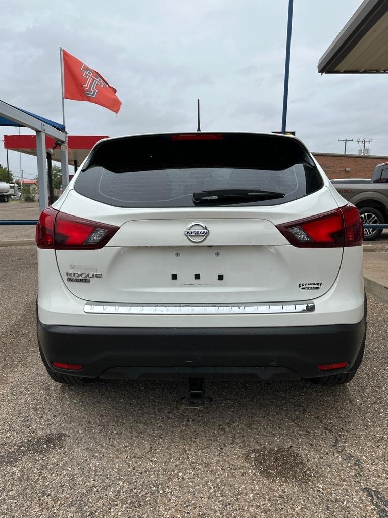Nissan Rogue Sport S 2019