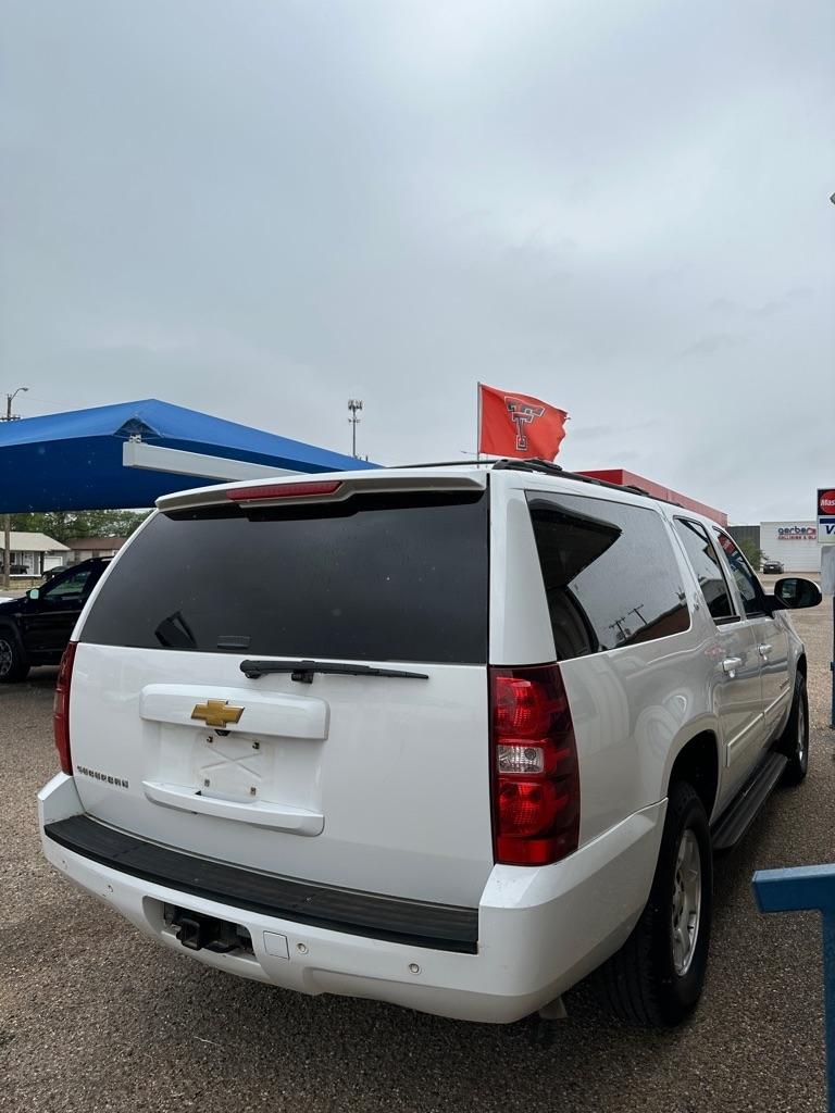 Chevrolet Suburban LT 1500 2WD 2014