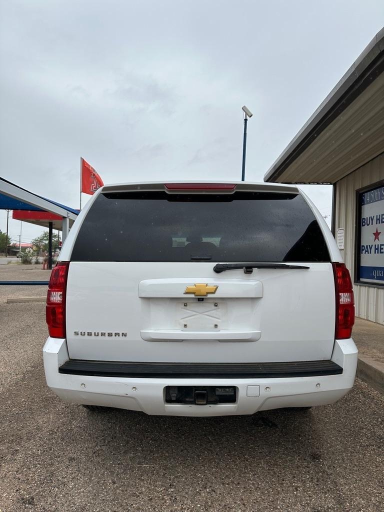 Chevrolet Suburban LT 1500 2WD 2014