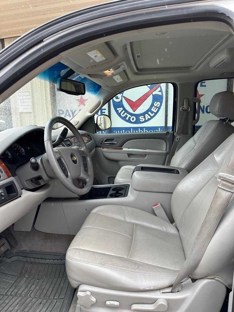 Chevrolet Suburban LT 1500 2WD 2014