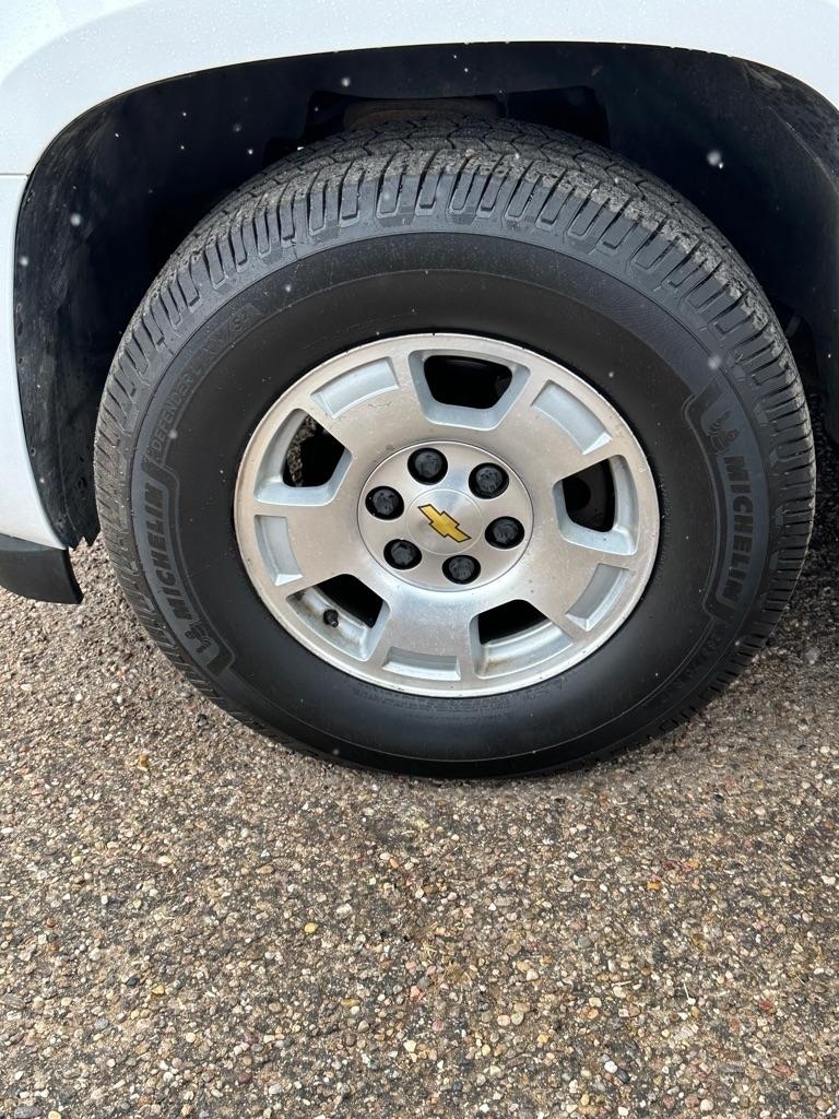 Chevrolet Suburban LT 1500 2WD 2014