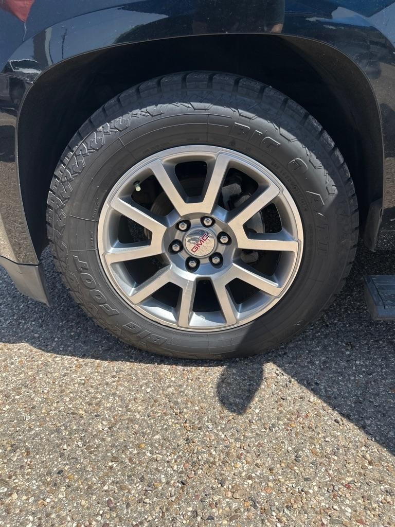 GMC Yukon XL Denali 4WD 2017