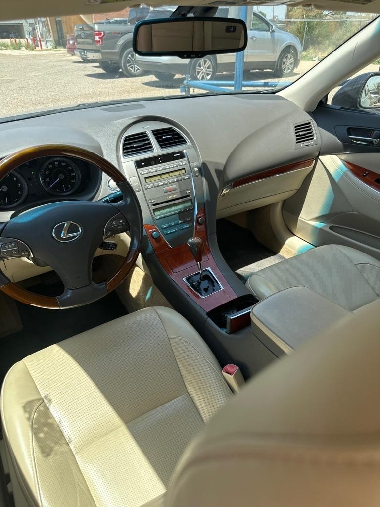 Lexus ES 350 Sedan 2011