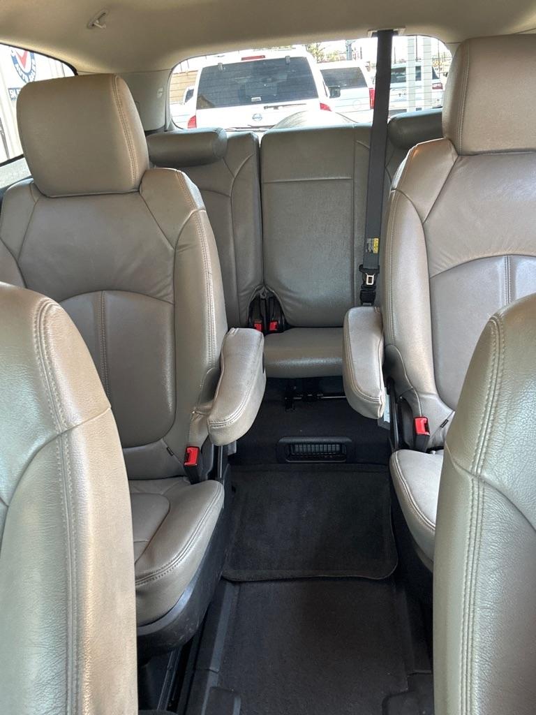 Buick Enclave Premium FWD 2012