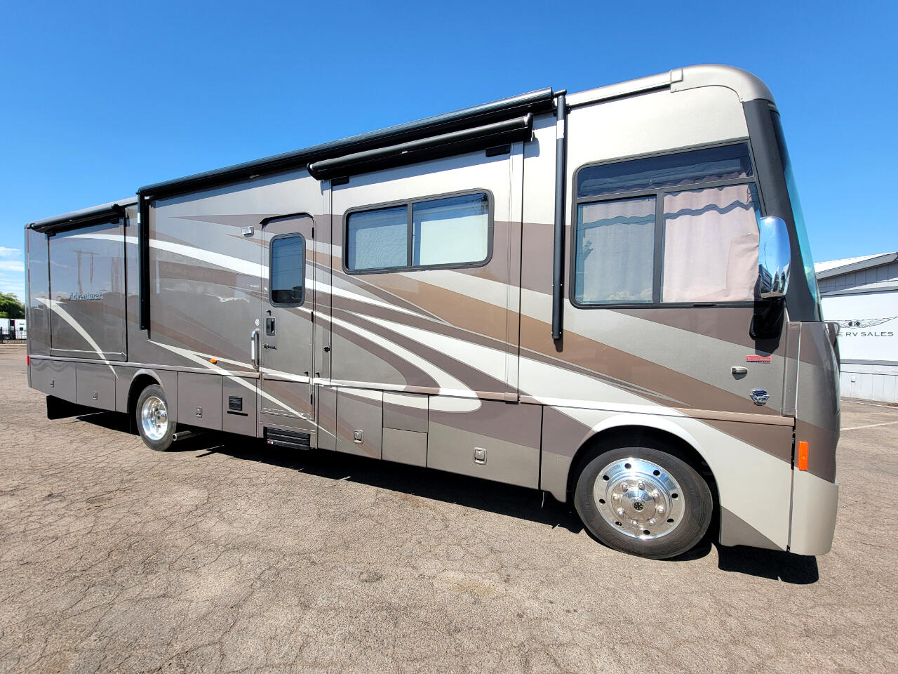 2012 Winnebago Adventurer 35P