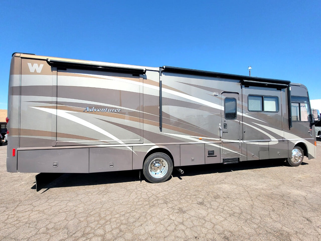 Winnebago Adventurer  2012 Winnebago Adventurer  2012