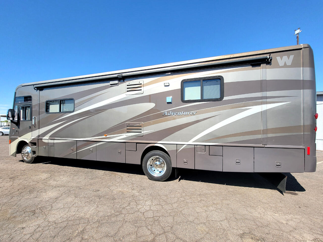 Winnebago Adventurer  2012 Winnebago Adventurer  2012