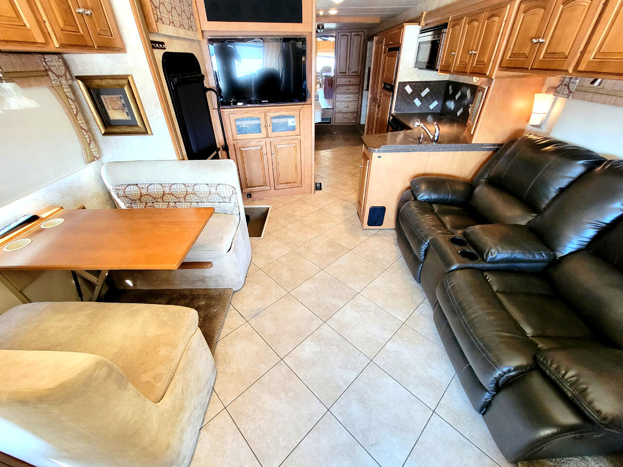 Winnebago Adventurer  2012 Winnebago Adventurer  2012