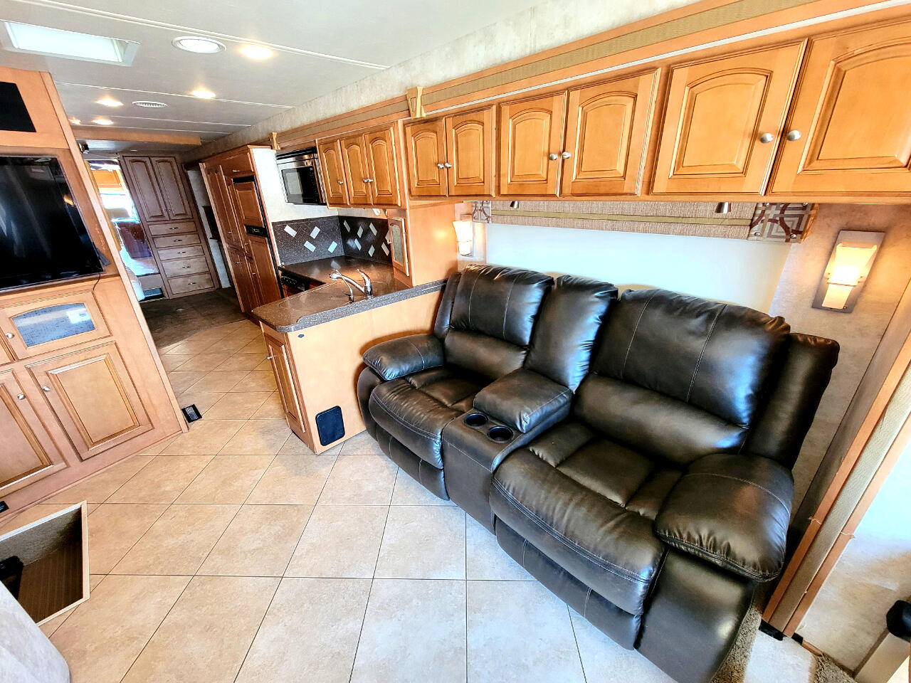 Winnebago Adventurer  2012 Winnebago Adventurer  2012