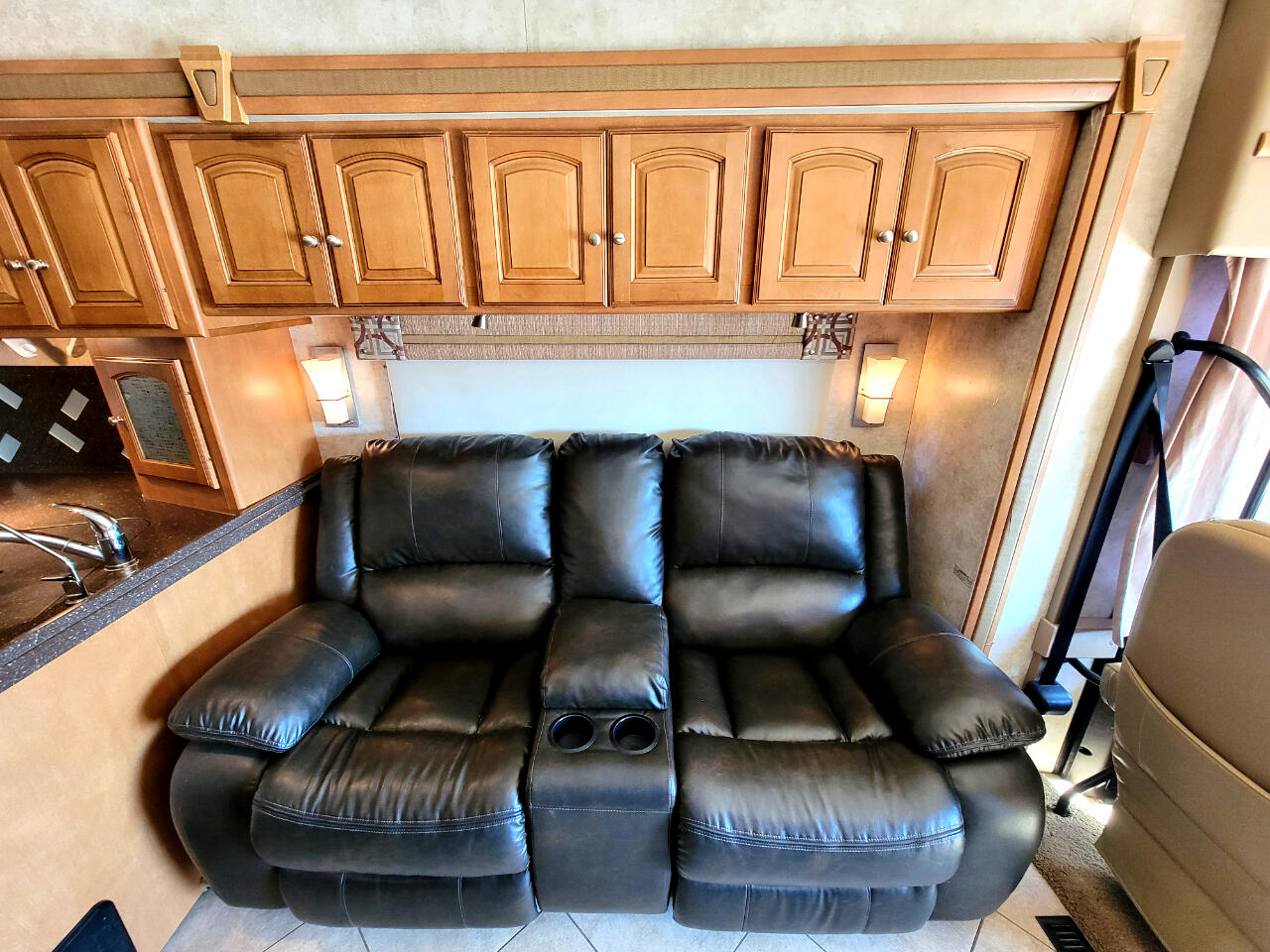 Winnebago Adventurer  2012 Winnebago Adventurer  2012