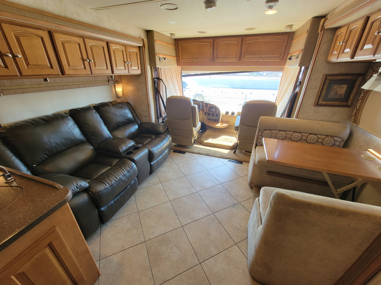 Winnebago Adventurer  2012 Winnebago Adventurer  2012