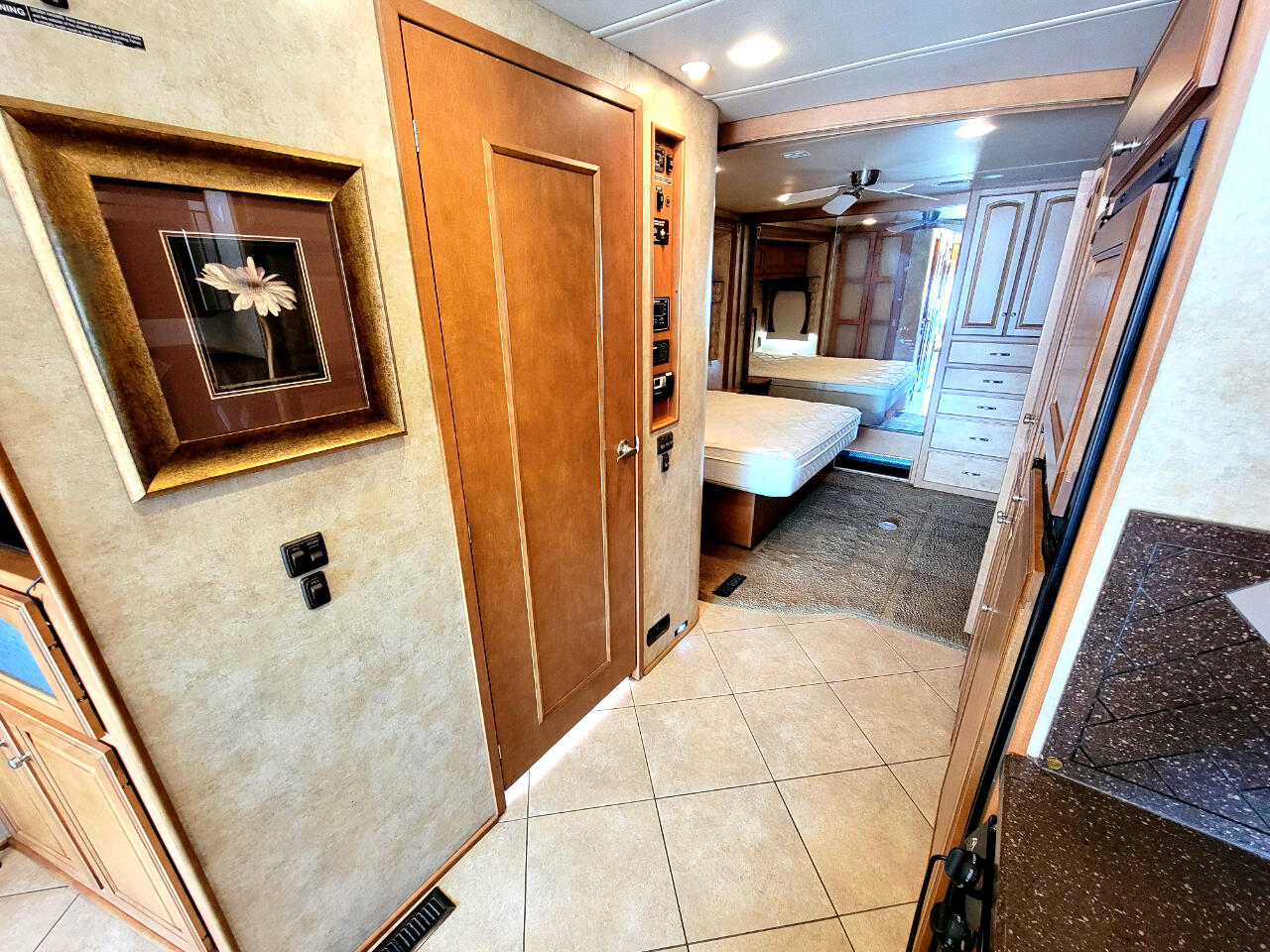 Winnebago Adventurer  2012 Winnebago Adventurer  2012