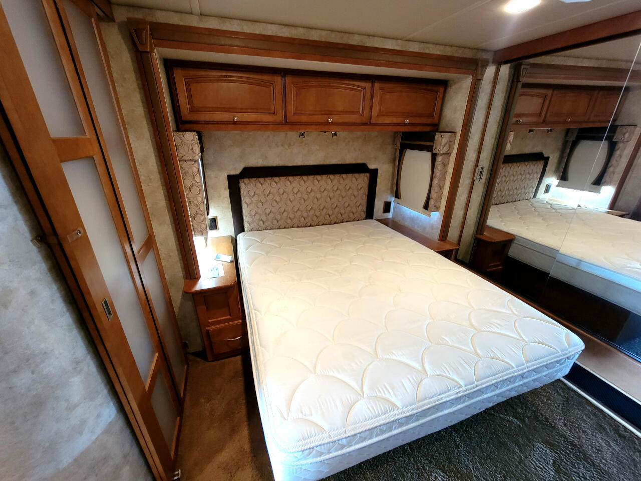 Winnebago Adventurer  2012 Winnebago Adventurer  2012