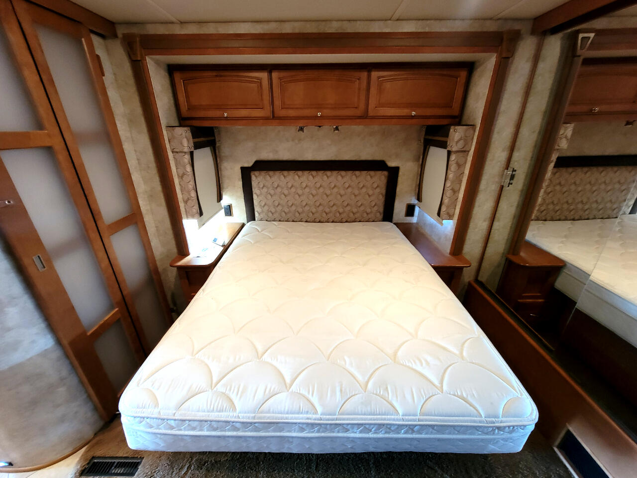 Winnebago Adventurer  2012 Winnebago Adventurer  2012