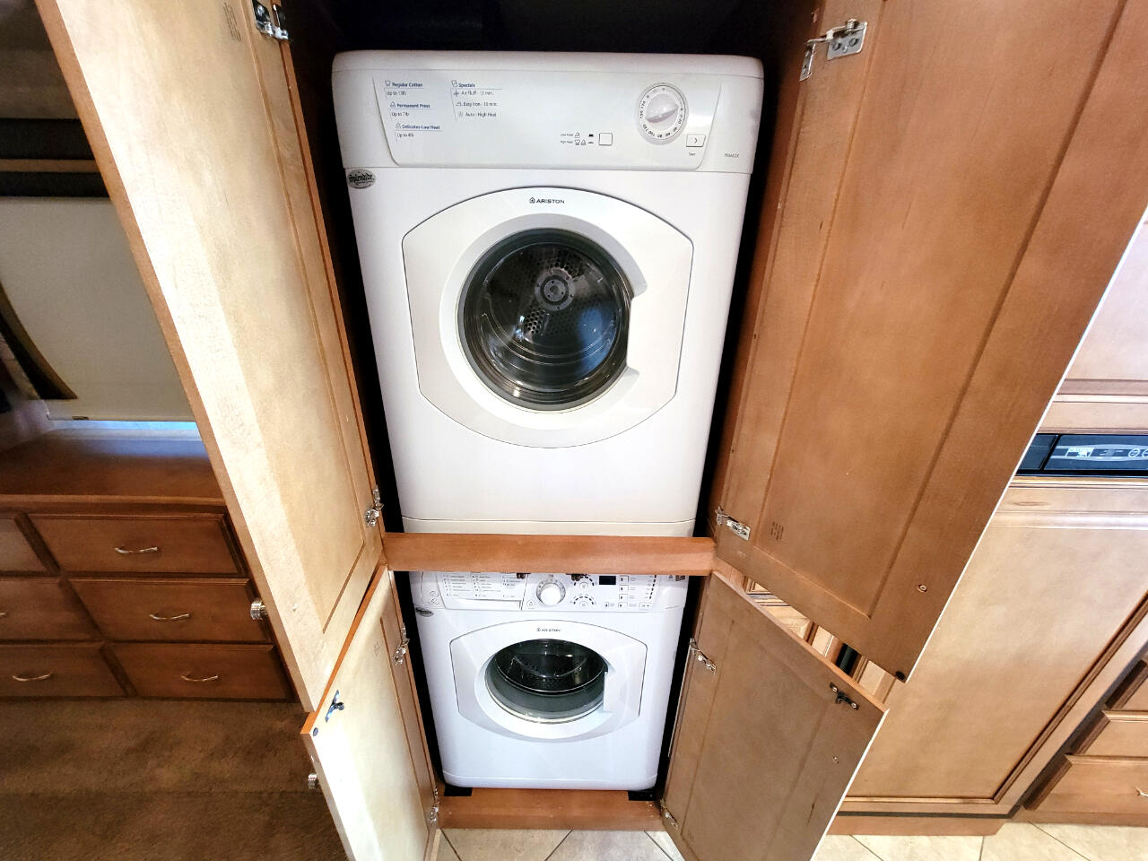 Winnebago Adventurer  2012 Winnebago Adventurer  2012