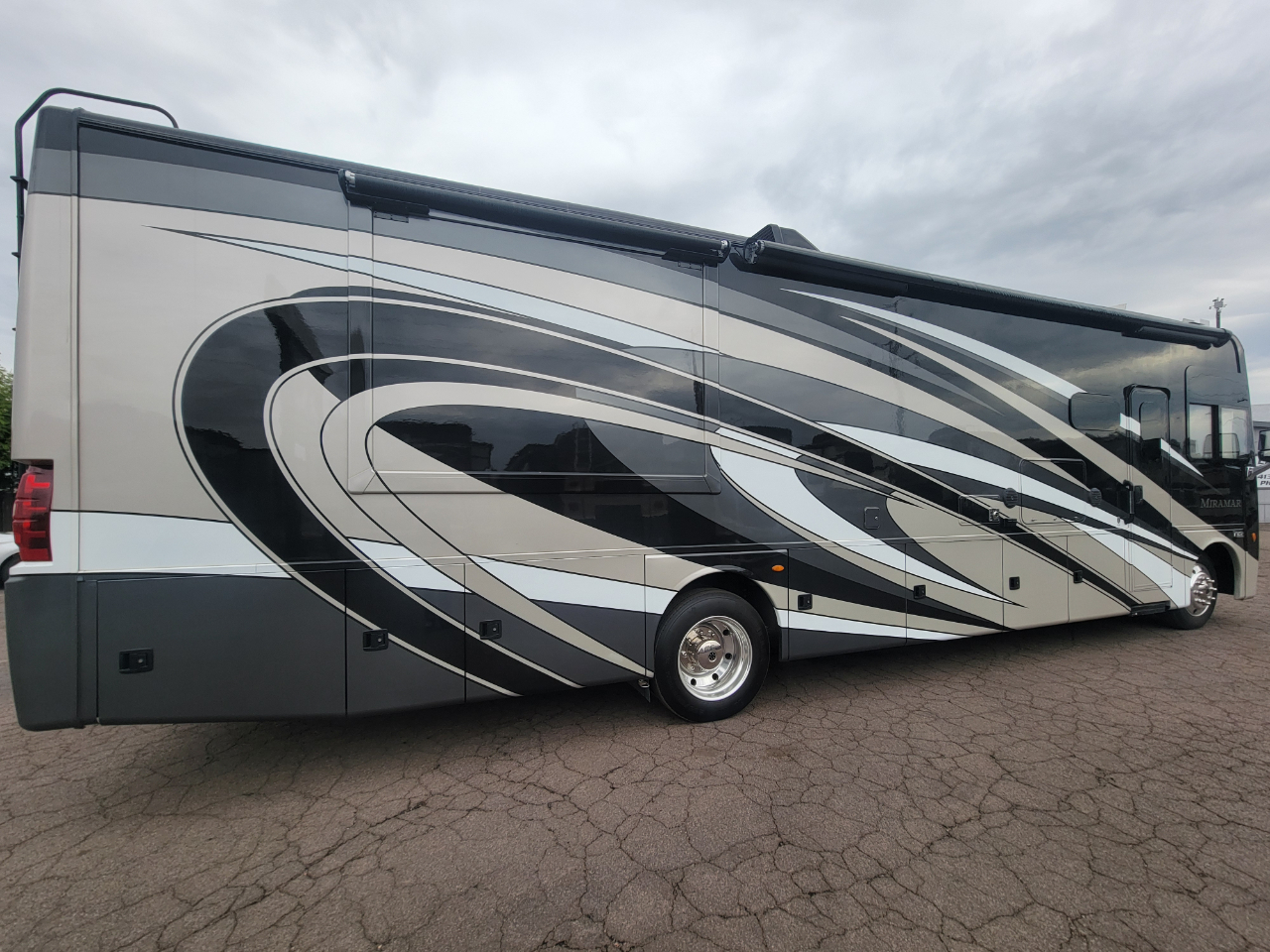 Thor Motor Coach Miramar  2018