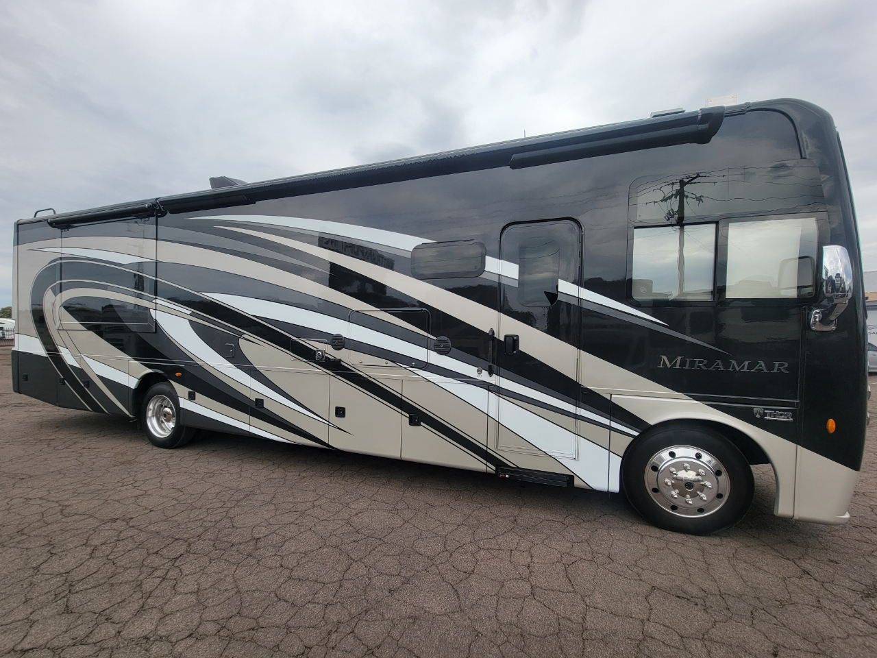 Thor Motor Coach Miramar  2018