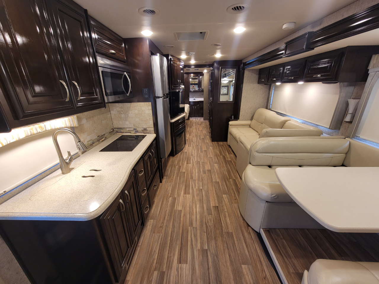 Thor Motor Coach Miramar  2018