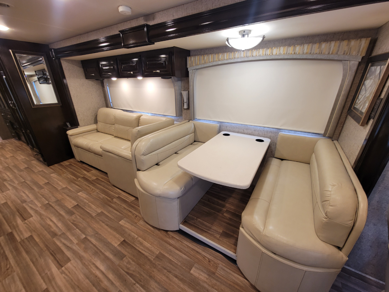 Thor Motor Coach Miramar  2018