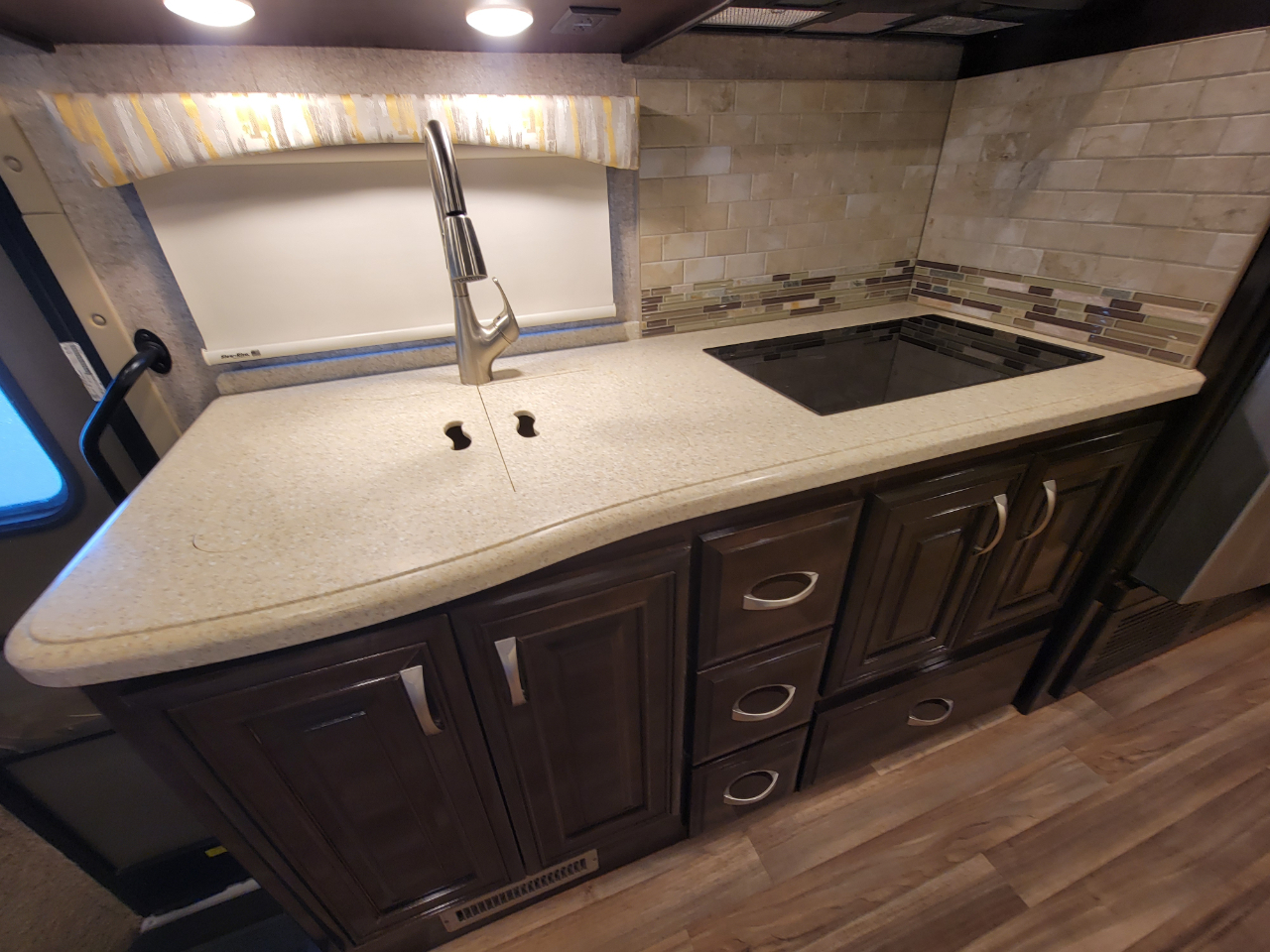 Thor Motor Coach Miramar  2018