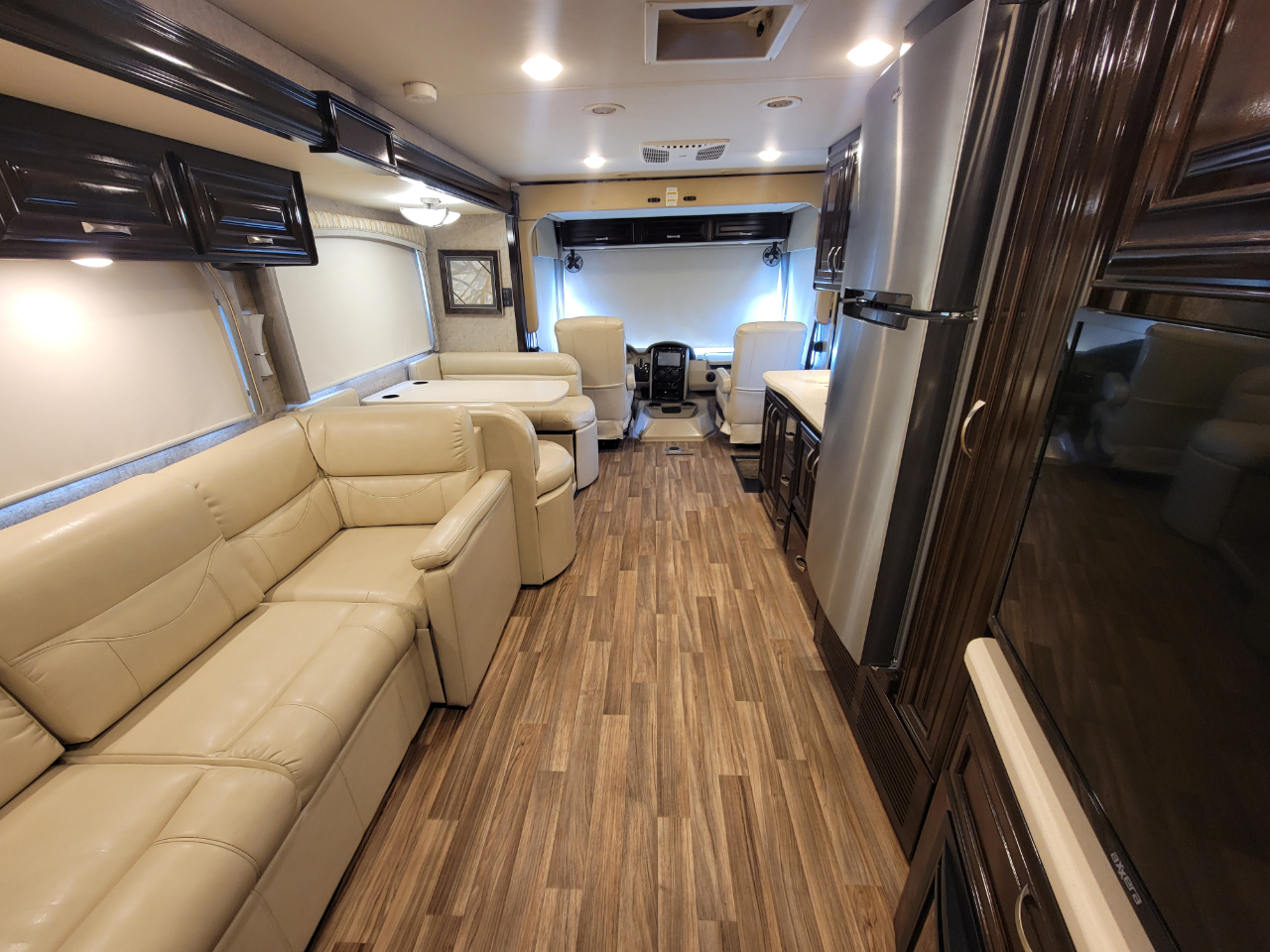 Thor Motor Coach Miramar  2018