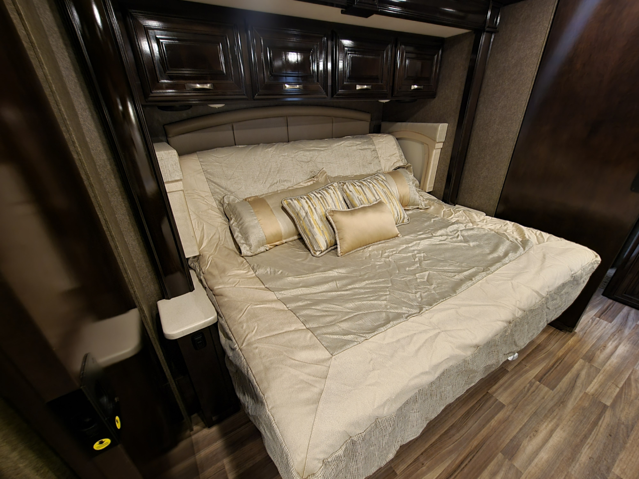 Thor Motor Coach Miramar  2018