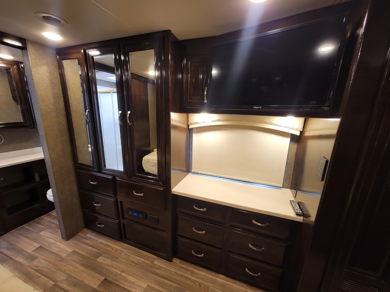 Thor Motor Coach Miramar  2018