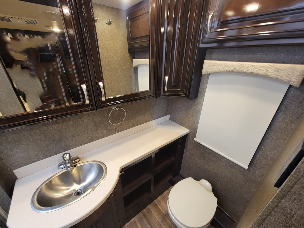 Thor Motor Coach Miramar  2018