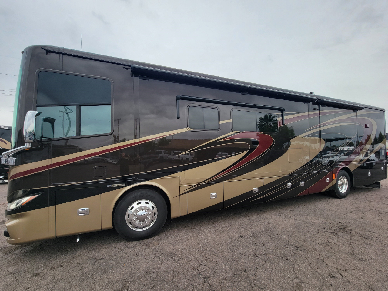 Tiffin Motorhomes Phaeton  2016