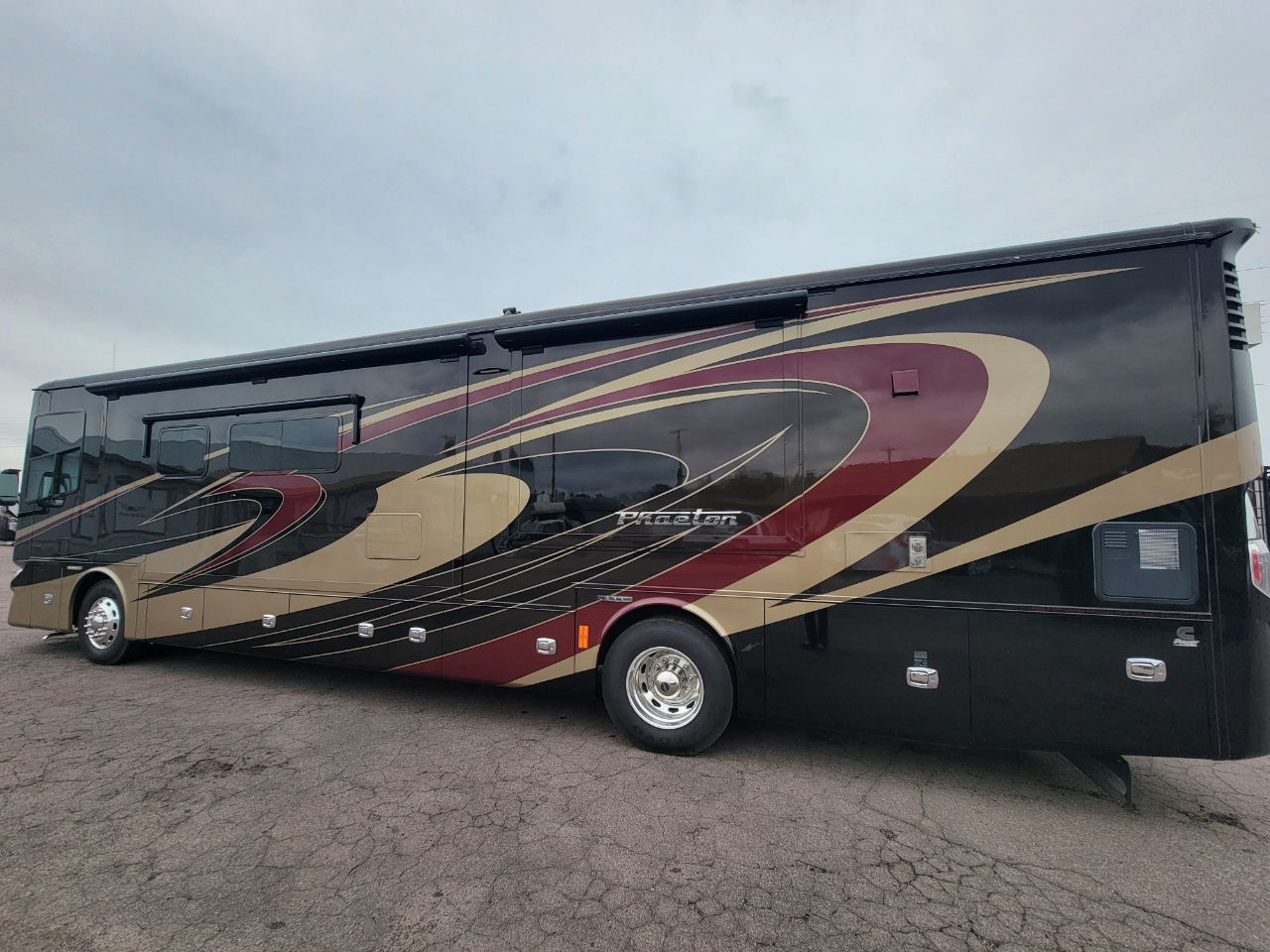 Tiffin Motorhomes Phaeton  2016